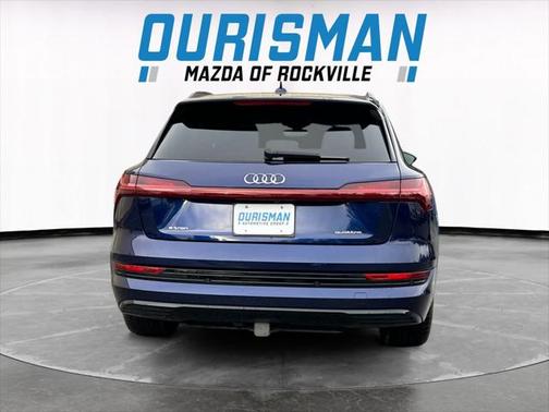 2021 Audi e-tron Premium Plus