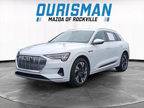 2022 Audi e-tron Premium Plus