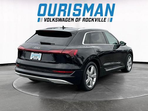 2019 Audi e-tron Premium Plus