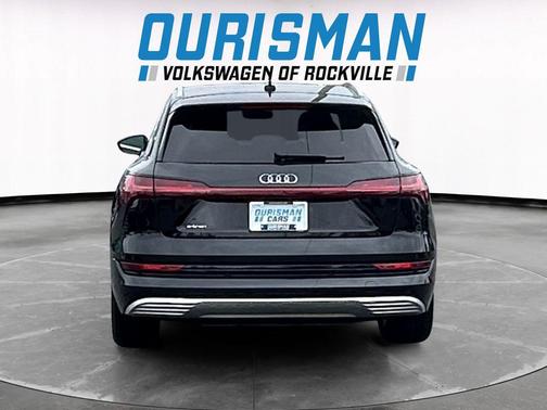 2019 Audi e-tron Premium Plus