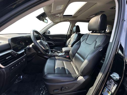 Ebony Black 2025 Kia Telluride S