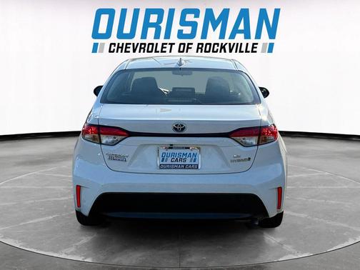 Ice Cap 2024 Toyota Corolla Hybrid LE