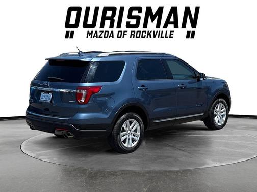 Blue Metallic 2018 Ford Explorer XLT