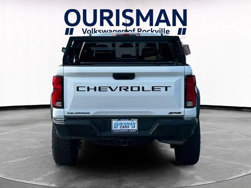 Summit White 2025 Chevrolet Colorado ZR2