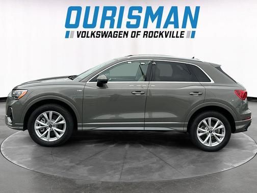 2022 Audi Q3 45 S line Premium