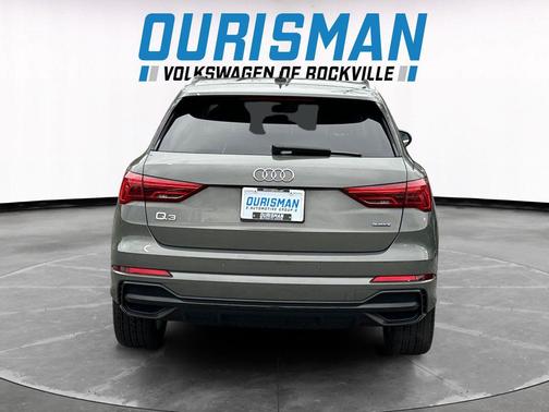 2022 Audi Q3 45 S line Premium