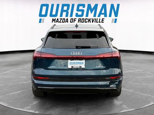 2021 Audi e-tron Premium Plus