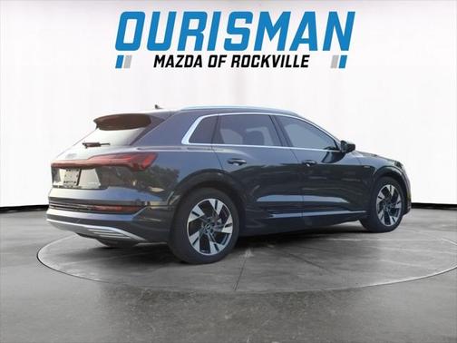 2021 Audi e-tron Premium