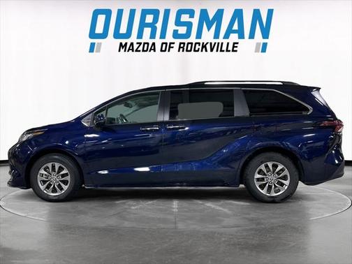 2023 Toyota Sienna XLE 7 Passenger