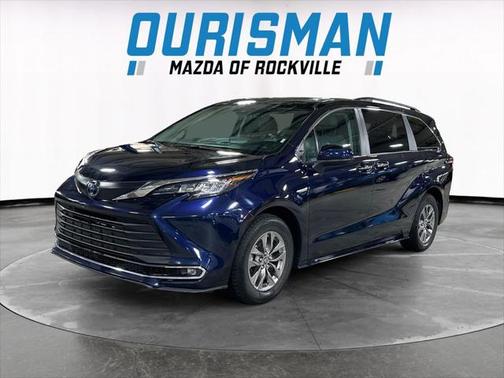 2023 Toyota Sienna XLE 7 Passenger