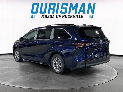 2023 Toyota Sienna XLE 7 Passenger