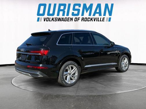 2022 Audi Q7 55 Premium Plus