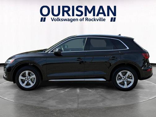 Mythos Black Metallic 2023 Audi Q5 40 Premium