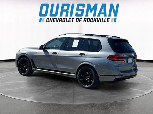 Gray Metallic 2024 BMW X7 xDrive40i