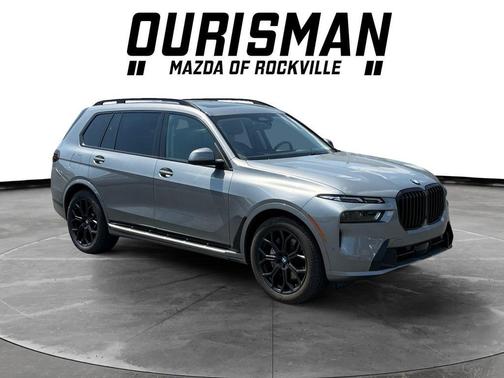 Gray Metallic 2024 BMW X7 xDrive40i