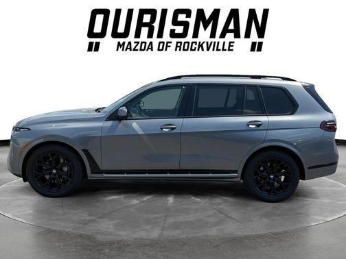 Gray Metallic 2024 BMW X7 xDrive40i