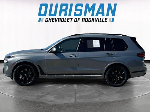 Gray Metallic 2024 BMW X7 xDrive40i