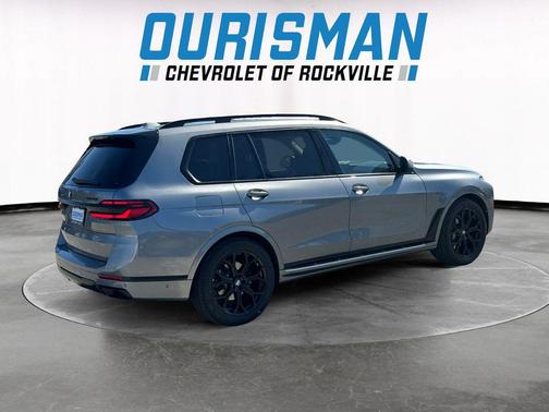 Gray Metallic 2024 BMW X7 xDrive40i