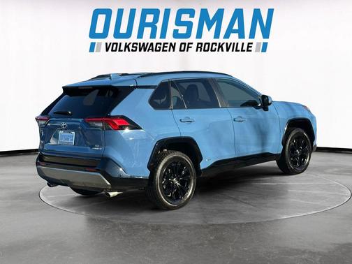 2022 Toyota RAV4 Hybrid SE