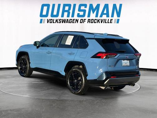 2022 Toyota RAV4 Hybrid SE