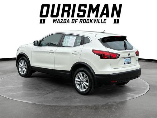 Pearl White Tricoat 2019 Nissan Rogue Sport SV