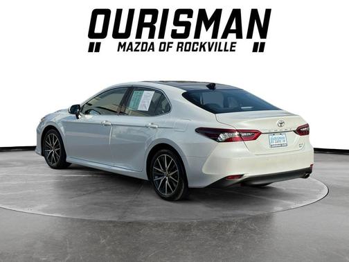 Pearl 2023 Toyota Camry XLE