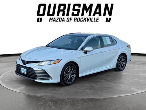 Pearl 2023 Toyota Camry XLE