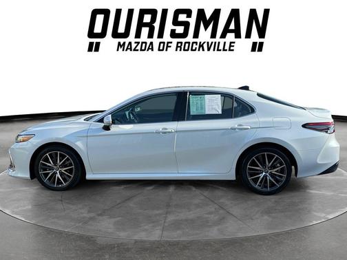 Pearl 2023 Toyota Camry XLE