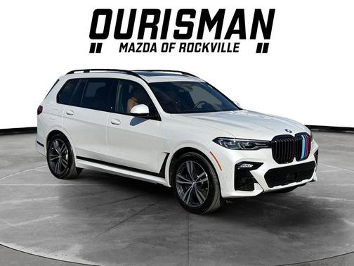 White Metallic 2022 BMW X7 xDrive40i