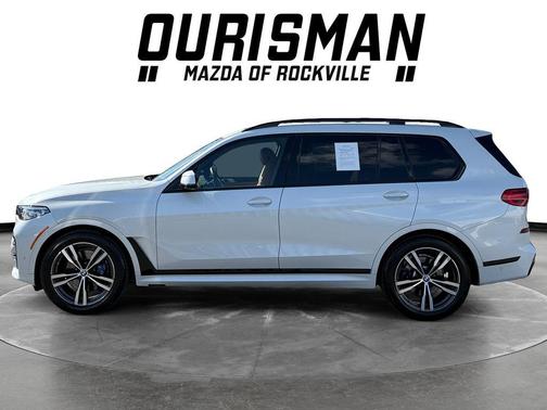 White Metallic 2022 BMW X7 xDrive40i