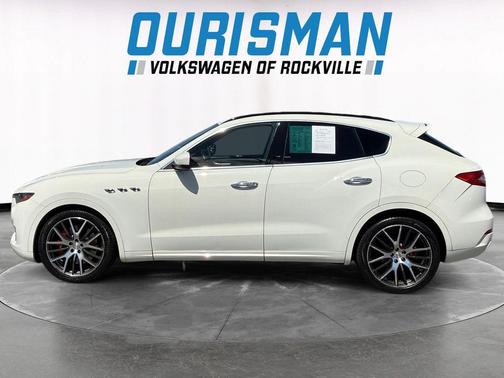 Bianco 2017 Maserati Levante S