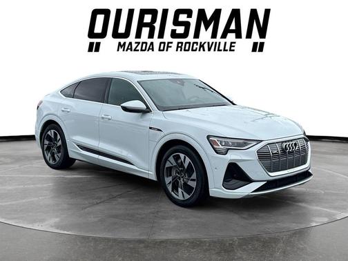 Glacier White 2022 Audi e-tron Sportback S line Premium Plus