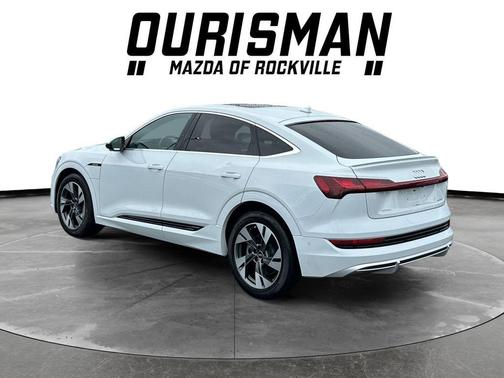 Glacier White 2022 Audi e-tron Sportback S line Premium Plus