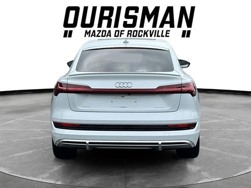 Glacier White 2022 Audi e-tron Sportback S line Premium Plus