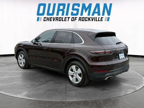 Mahogany Metallic 2022 Porsche Cayenne Cayenne