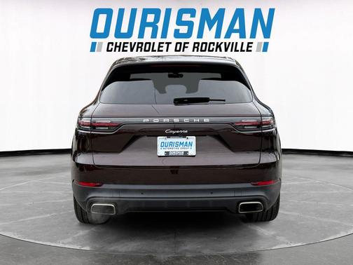 Mahogany Metallic 2022 Porsche Cayenne Cayenne