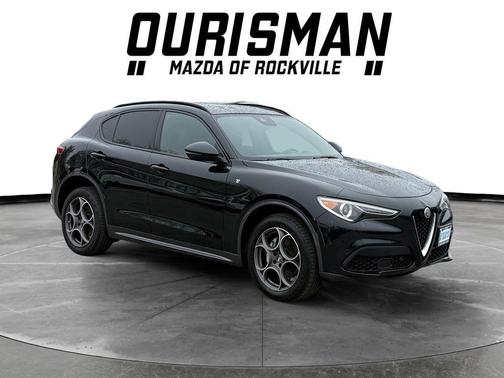 Vulcano Black Metallic 2022 Alfa Romeo Stelvio Ti