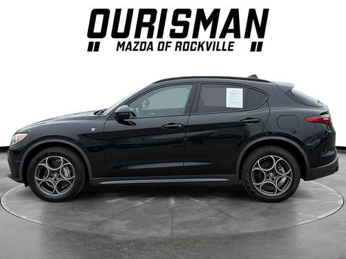 Vulcano Black Metallic 2022 Alfa Romeo Stelvio Ti