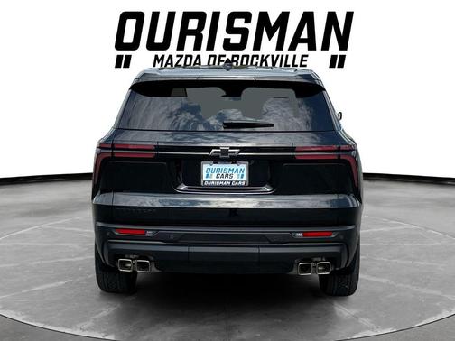 Mosaic Black Metallic 2024 Chevrolet Traverse LS