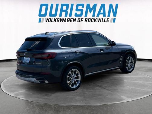 Gray Metallic 2021 BMW X5 xDrive40i