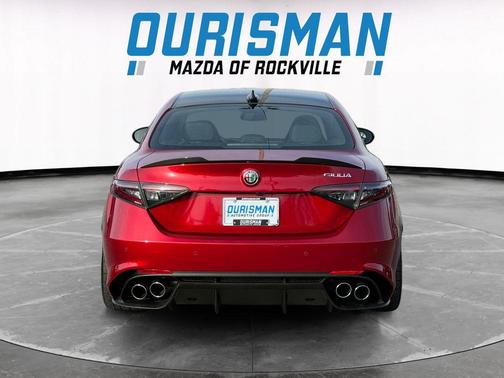 2024 Alfa Romeo Giulia Quadrifoglio