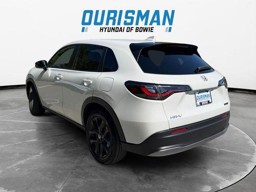 Platinum White Pearl 2024 Honda HR-V Sport