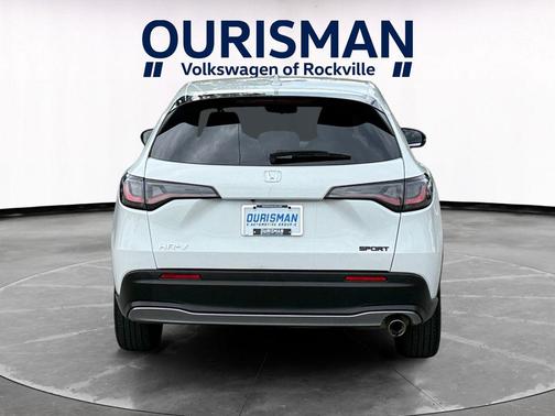 Platinum White Pearl 2024 Honda HR-V Sport