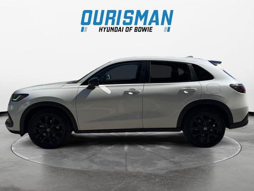 Platinum White Pearl 2024 Honda HR-V Sport