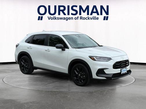 Platinum White Pearl 2024 Honda HR-V Sport