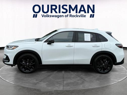 Platinum White Pearl 2024 Honda HR-V Sport