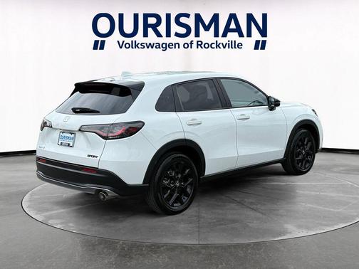 Platinum White Pearl 2024 Honda HR-V Sport