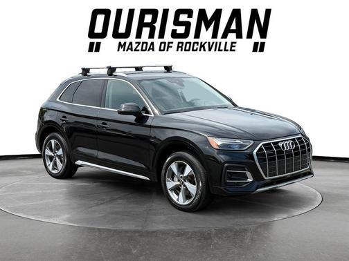 Mythos Black Metallic 2023 Audi Q5 40 Premium Plus