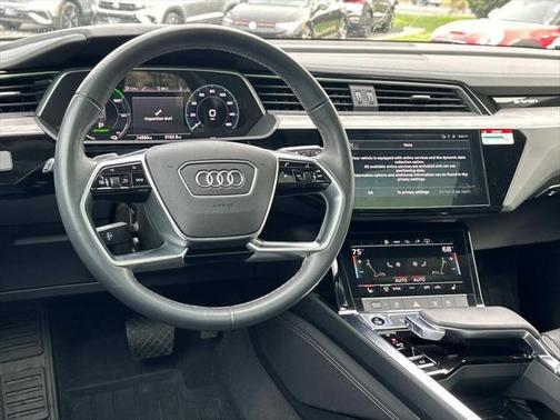 2022 Audi e-tron Premium