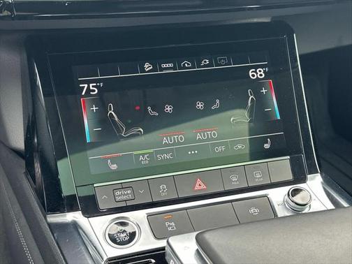 2022 Audi e-tron Premium